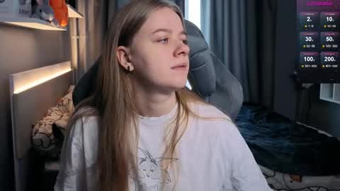 Snapshot of candy_meggie chatting on February 10, 2025, 10:53 am Megan online show from February 10, 2025, 10:53 am