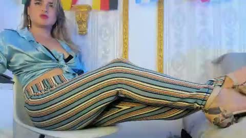 Snapshot of candy_plus chatting on June 22, 2026, 7:00 pm Candy plus online show from June 22, 2026, 7:00 pm