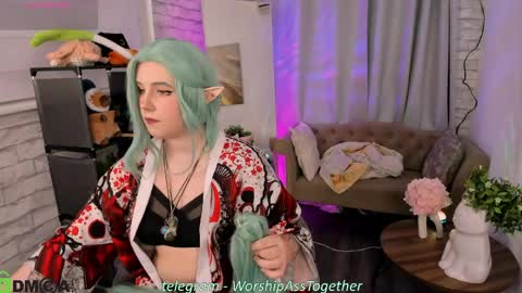 Snapshot of candy_yeah chatting on May 4, 2026, 1:01 am Mary online show from May 4, 2026, 1:01 am