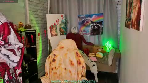 Snapshot of candy_yeahh chatting on July 27, 2026, 1:01 am Mary online show from July 27, 2026, 1:01 am