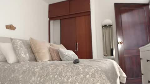 sara ivonne online show from April 20, 2026, 5:48 pm