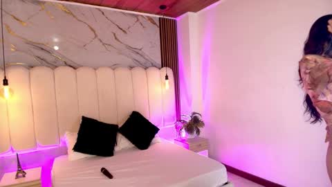 candyclair01 online show from November 27, 2025, 7:16 pm