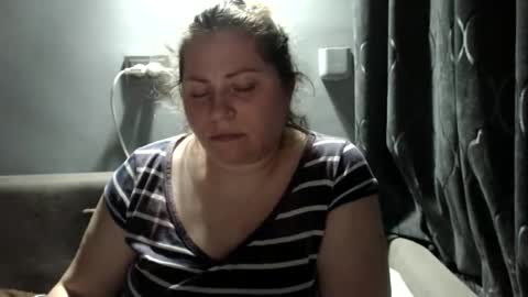 Laura online show from November 25, 2025, 7:14 pm