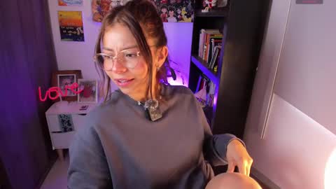 Camilla online show from February 6, 2025, 4:03 pm