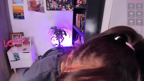 Camilla online show from February 6, 2025, 7:07 pm