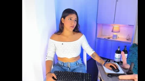  Dulce Maria  online show from September 18, 2025, 8:22 pm