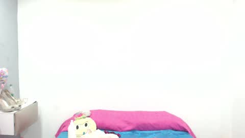 Snapshot of canella_hotx chatting on December 21, 2024, 5:40 pm Canela online show from December 21, 2024, 5:40 pm