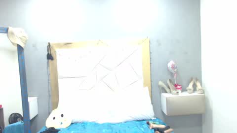Snapshot of canella_hotx chatting on February 19, 2025, 7:16 pm Canela online show from February 19, 2025, 7:16 pm