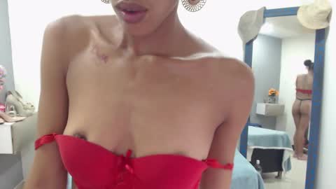 Snapshot of canella_hotx chatting on March 4, 2025, 6:39 pm Canela online show from March 4, 2025, 6:39 pm