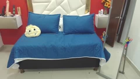 Snapshot of canella_hotx chatting on September 10, 2025, 3:34 pm Canela online show from September 10, 2025, 3:34 pm