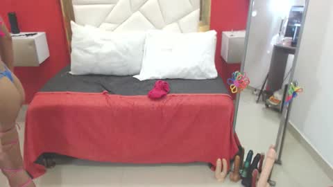Snapshot of canella_hotx chatting on October 4, 2025, 2:48 pm Canela online show from October 4, 2025, 2:48 pm