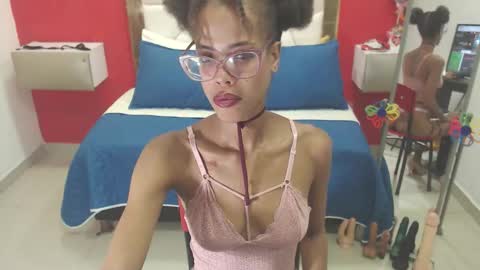 Snapshot of canella_hotx chatting on October 6, 2025, 4:15 pm Canela online show from October 6, 2025, 4:15 pm