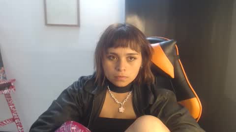 Snapshot of caoticaxx chatting on April 16, 2026, 8:37 am caoticaxx online show from April 16, 2026, 8:37 am