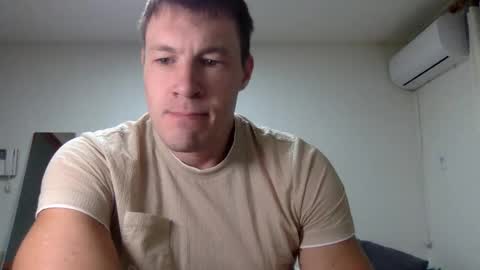 Snapshot of capt_oliver chatting on March 6, 2026, 4:53 am follow my twitter online show from March 6, 2026, 4:53 am
