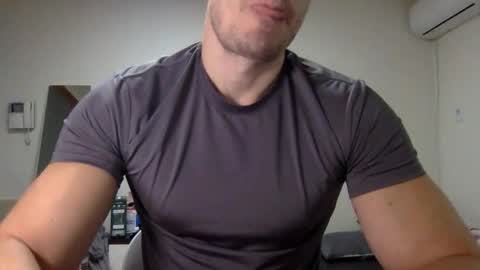 Snapshot of capt_oliver chatting on March 11, 2026, 5:02 am follow my twitter online show from March 11, 2026, 5:02 am