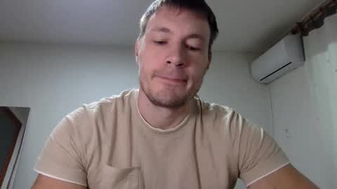 Snapshot of capt_oliver chatting on March 12, 2026, 4:51 am follow my twitter online show from March 12, 2026, 4:51 am