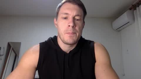 Snapshot of capt_oliver chatting on March 20, 2026, 5:56 am follow my twitter online show from March 20, 2026, 5:56 am