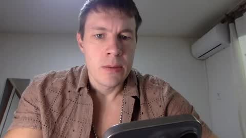 Snapshot of capt_oliver chatting on March 23, 2026, 3:54 am follow my twitter online show from March 23, 2026, 3:54 am