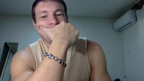 Snapshot of capt_oliver chatting on April 3, 2026, 4:21 am follow my twitter online show from April 3, 2026, 4:21 am