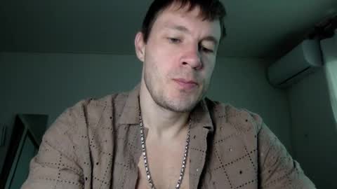 Snapshot of capt_oliver chatting on April 4, 2026, 2:10 am follow my twitter online show from April 4, 2026, 2:10 am