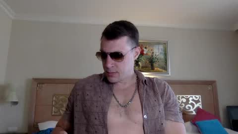 Snapshot of capt_oliver chatting on April 16, 2026, 8:37 am follow my twitter online show from April 16, 2026, 8:37 am