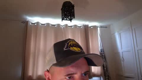 Snapshot of captainfari chatting on July 1, 2026, 2:07 pm captainfari online show from July 1, 2026, 2:07 pm