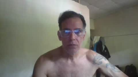 Snapshot of captainfox_ chatting on July 5, 2026, 2:24 pm captainfox_ online show from July 5, 2026, 2:24 pm