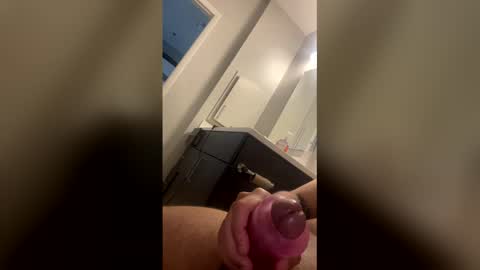 Snapshot of captainhook414 chatting on May 19, 2026, 2:45 pm captainhook414 online show from May 19, 2026, 2:45 pm