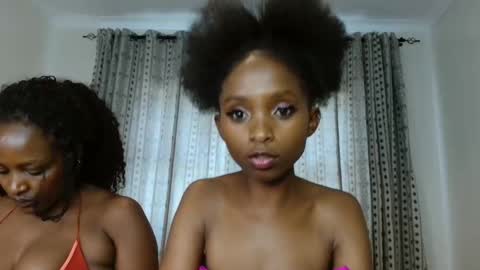 Snapshot of carababey chatting on February 15, 2025, 12:33 pm carababey online show from February 15, 2025, 12:33 pm