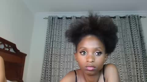 Snapshot of carababey chatting on February 16, 2025, 2:53 am carababey online show from February 16, 2025, 2:53 am