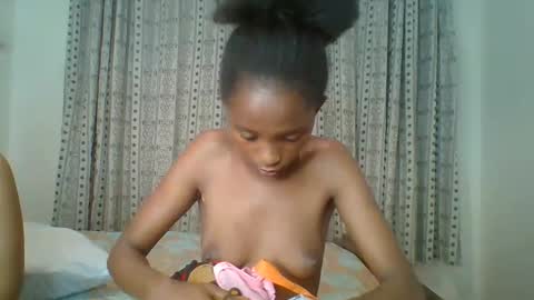 Snapshot of carababey chatting on February 28, 2025, 11:56 pm carababey online show from February 28, 2025, 11:56 pm