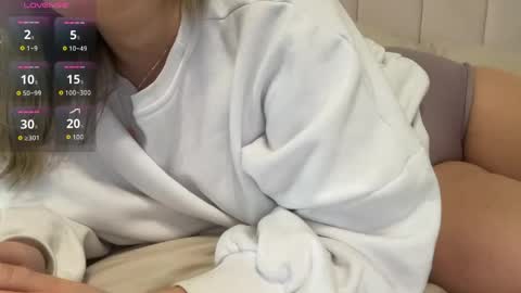 Snapshot of carabou11 chatting on April 29, 2026, 9:10 pm Cara Bou online show from April 29, 2026, 9:10 pm