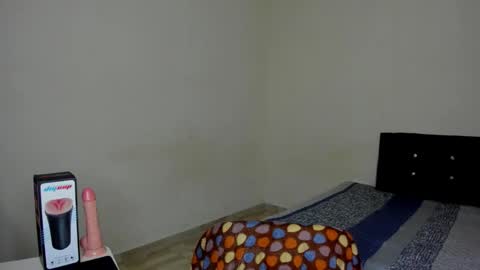 Carlos and Cristian  online show from September 24, 2025, 2:26 am