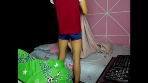 Carlos and Cristian  online show from November 18, 2025, 4:39 am