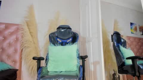 cardykambell online show from February 24, 2025, 3:33 am