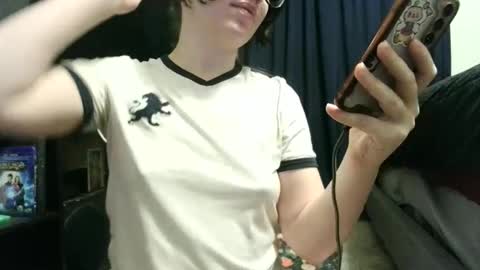 Snapshot of careerwife chatting on March 16, 2026, 1:44 am careerwife online show from March 16, 2026, 1:44 am