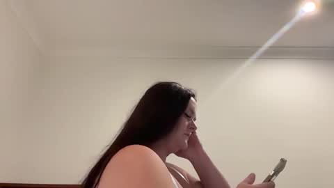 Snapshot of carinabro10 chatting on June 10, 2026, 8:35 am carinabro10 online show from June 10, 2026, 8:35 am