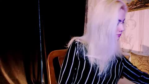 Carin online show from November 16, 2025, 4:40 am