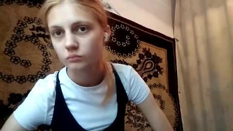 Kira online show from May 18, 2026, 4:07 am