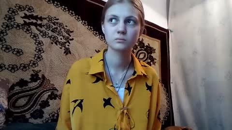 Kira online show from May 28, 2026, 2:53 am