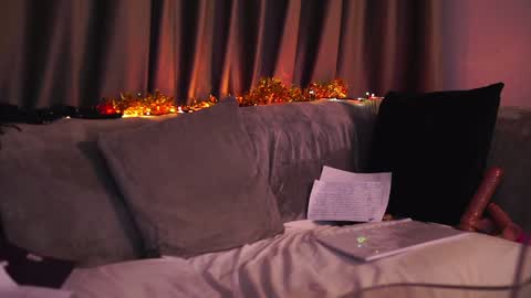 CarlaGavin online show from January 15, 2025, 3:50 pm