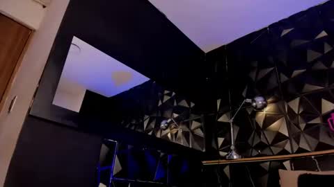 carlamarrinson online show from February 13, 2025, 12:54 pm