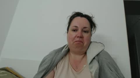 Carlaruth online show from April 9, 2026, 3:17 am