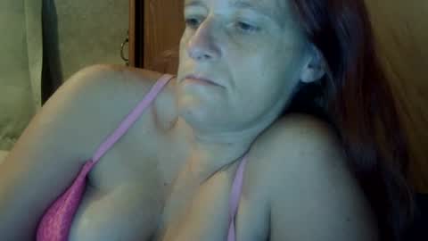carleeswoman08 online show from September 11, 2025, 12:27 pm
