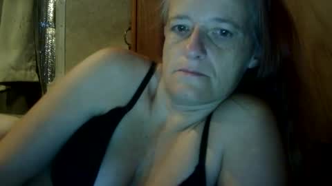 carleeswoman08 online show from October 17, 2025, 11:13 am