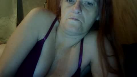 carleeswoman08 online show from October 24, 2025, 12:12 pm