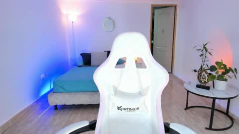 Alejandra online show from April 5, 2026, 1:14 am