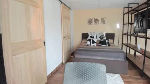 carlin1511 online show from September 16, 2025, 8:10 pm