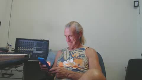 carlos online show from February 9, 2026, 9:52 pm