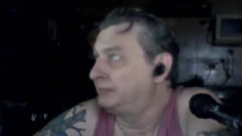 carlos712009 online show from April 8, 2026, 6:02 am